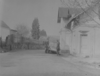 The border crossing at Přední Zahájí / Waldheim in 1971. The building of pub no. 11 is still standing today and serves its purpose again