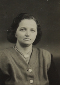 Drahomíra Kubáňová. 1940's