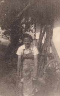 Františka Šoltysová (witness’ mother) with son Rudolf circa 1943