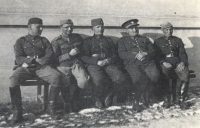 Adolf Geryk (uprostřed), narukoval bránit vlast, Nový Jičín, září 1938