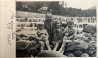 Vladimír Vonka with his brothers and father in 1935