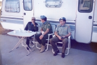UNTAG Namibia, pamětník s velitelem mise generálporučíkem P. Chandem, pamětník vpravo, 1989 