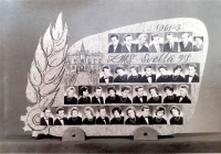 Zemědělská mistrovská škola Světlá nad Sázavou, pamětnice ve druhé řadě odzdola, druhá zleva, 1963
