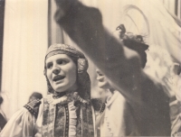 Věra Domincová, z vystoupení s Hradišťanem, 1956