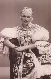 Ludmila Mayerhöferová, later Milevská, mother of the memoirist in Kyjov costume, 1937
