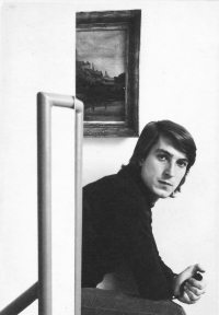 František Chrástek z dob studií na FAMU, autoportrét, 1978
