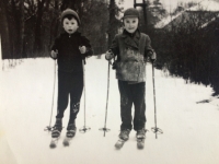 Malý lyžař František (vpravo), 1959