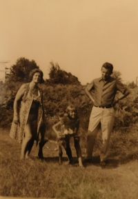 Jaroslav Teichman with his family in 1971 in Bulgaria