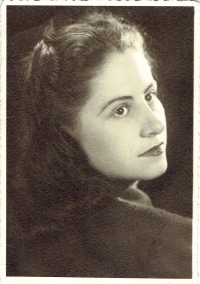 Maminka Hilda Lacinová 1948