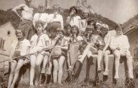 Witness on a school trip in the 4th year, fourth from the left in the top row