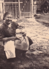 Věra with her maternal grandmother Marie Josífková (1934)