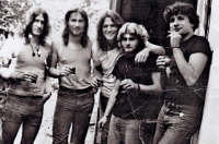 Vlevo Pavel Pukyš ve Veselí nad Moravou v roce 1984