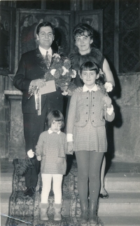 Married couple with their daughters Michaela and Lucie, 1969