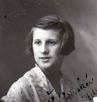 Zdeňka Zavřelová, around 1935