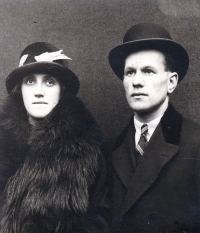 Parents Terezie and Bohumil Švábenský, 1919