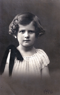 Zdeňka Zavřelová – u příležitosti jejího vystoupení k výročí narození T. G. Masaryka v sále vojenského pluku v Šumperku, 7. březen 1926