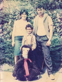 Mr. and Mrs. Grundzi with their son Robert at Prague Zoo