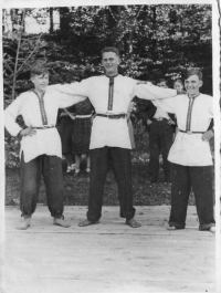 Ivan Kabyn (in the middle) with his fiends, Kosiv, August 21, 1938