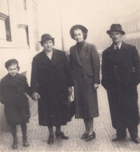 Witness with her mother, aunt Lída and father in Prague, 1938