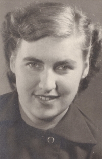 Věra Pěničková, late 1940s