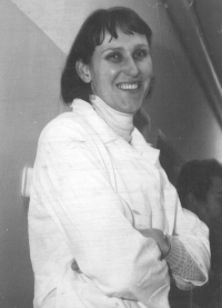Marta Pechová in a work picture from the Institute of Endocrinology in the 1980s