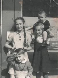 Shortly before the end of World War II. Frederike (left), half-sister (right) and two younger brothers 