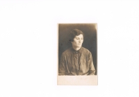 Mother of Dorota Waldova - Sharlota Waldova, born Kestenbaum (1881-1935).
