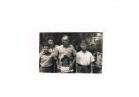  Eugen Wald, wife Bluma and their three children: Šlomo, Jaakov and Sara, Tel Aviv 3.1950

