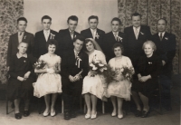 Svatba bratrance Josefa Práška, pamětnice jako svědkyně, Číhošť, cca 1962