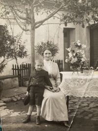 The witness's father with his mother in 1916