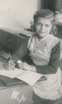 Ve čtvrté třídě, 1. dubna 1943