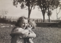 Dagmar with her mother 