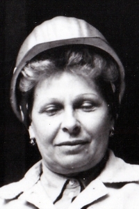 Marie Voznicová at work in the former ČSA coking Plant in Karviná / 1980s