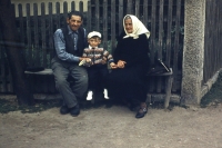Witness´s parents with his son in Sedlejov in 1957