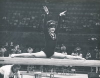 Bohumila Řešátková in 1969 performing on the balance beam