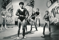 Bohumila Řešátková in the 1980s while exercising with children in the TV programme Studio Kamarád 