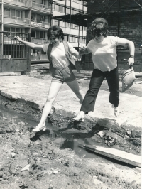Bohumila Řešátková (left) in the 1970s in a housing estate under contsruction