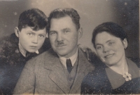 With father Zdenek Mrkvička sr. and mother Marie Mrkvičková, 1938