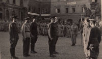 Entry of Czechoslovak and American soldiers in the square in Český Krumlov, 1945-1946
