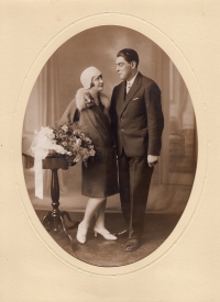 The wedding of Doris Bartoníčková's parents, Marie Böhmová and Karel Bock, 1926