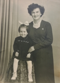 Emilie Pytelová s dcerou Dagmar, později provdanou Langovou