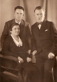 Ernst Franke starší, otec pamětníka, se svými rodiči