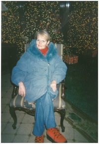 Adriena při návštěvě sestry Consuely, New York, USA, Vánoce 2002