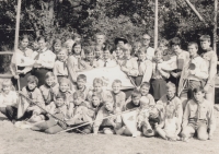 Fotografie ze skautského tábora ve Stálkově z roku 1969