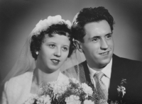 The wedding of Jana Pospíchalová and Ivan Sofer on the 14th of December, 1960