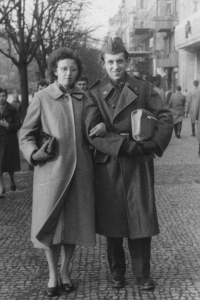 Jana with her husband Ivan Sofer at the time of his compulsory army service. 1959