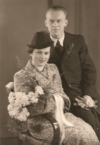Svatba rodičů roku 1941