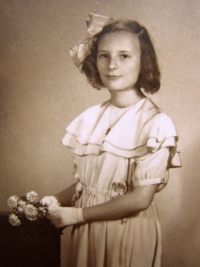 Libuše Beranová fifteen years old during confirmation