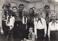 Magdalena Hojková (first from the right, second row) with a pioneer group, practice at the pedagogical school in Prešov, 1958