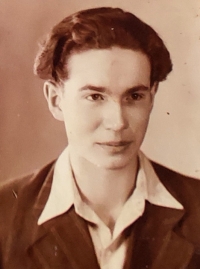 Strýc pamětnice Alois Hauschke, který narukoval v 18 letech do wehrmachtu a  padl v červenci 1943 u Charkova